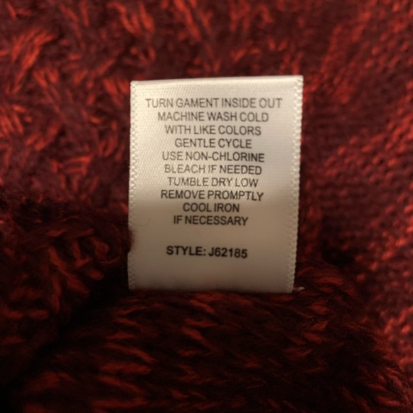 Slenderizing long sleeve boat neck sweater. It's Our Time brand. Small, Burgundy - Picture 8 of 9